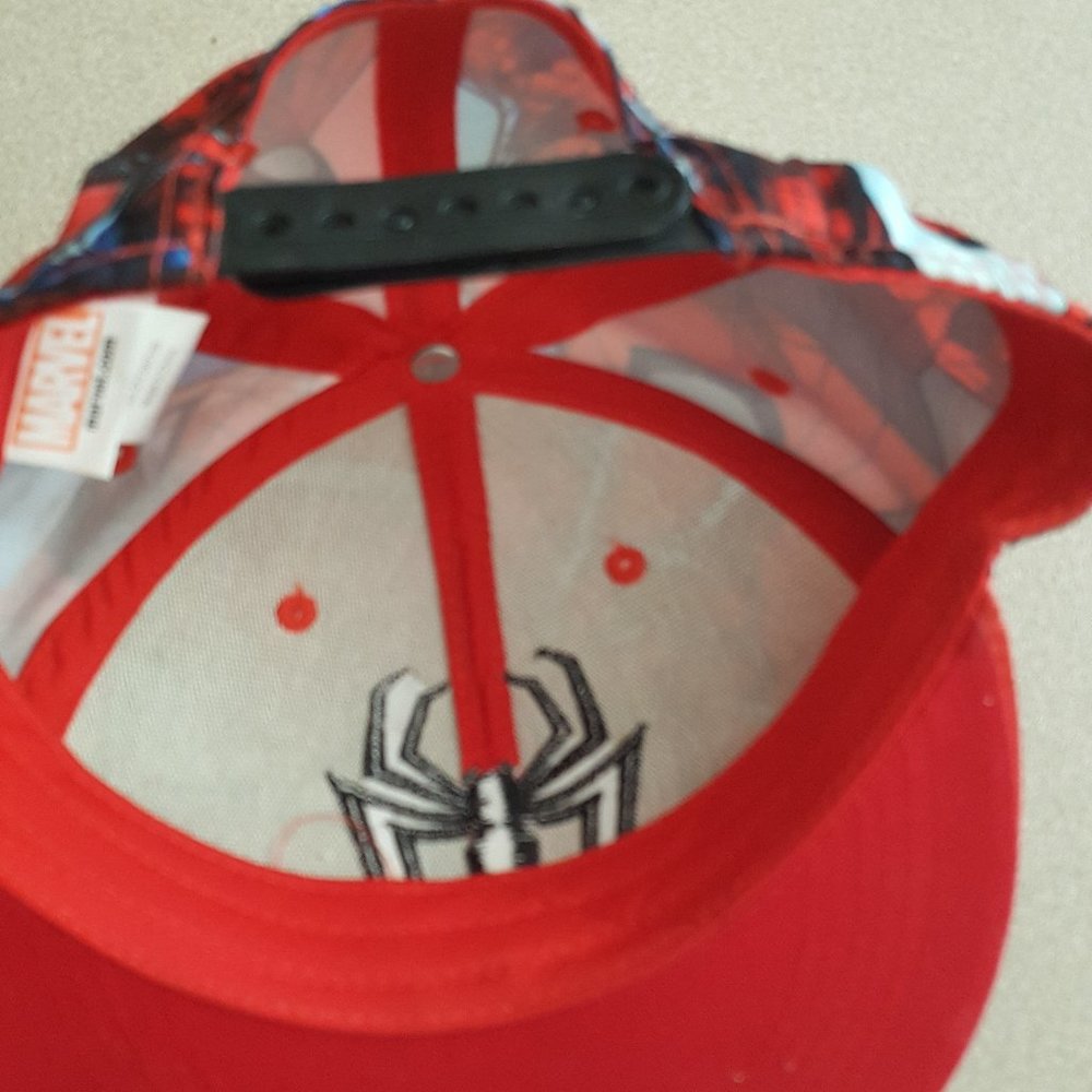 Marvel Comics Spiderman Embroidered Classic Character Costume Snapback Hat - Picture 7 of 7